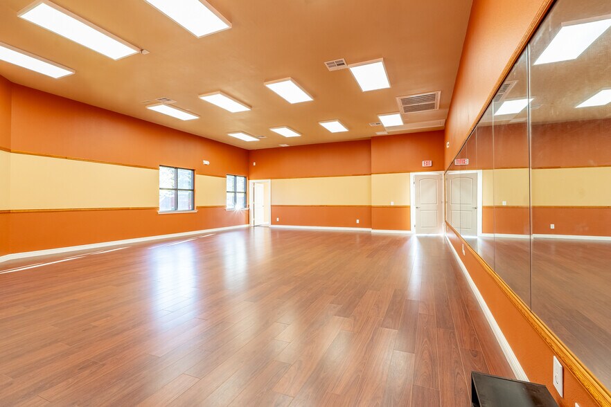 More Photos Of 4714 Riverstone Blvd, Missouri City Medical For Sale