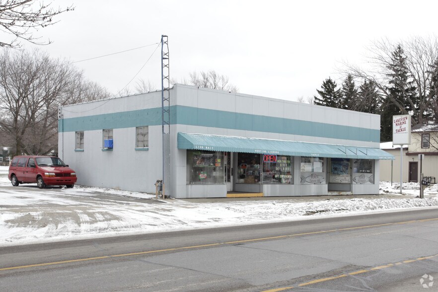 More Photos Of 24 S Beechtree St, Grand Haven Freestanding For Sale