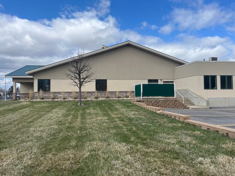 More Photos Of 342 42nd St S, Fargo Manufacturing For Sale