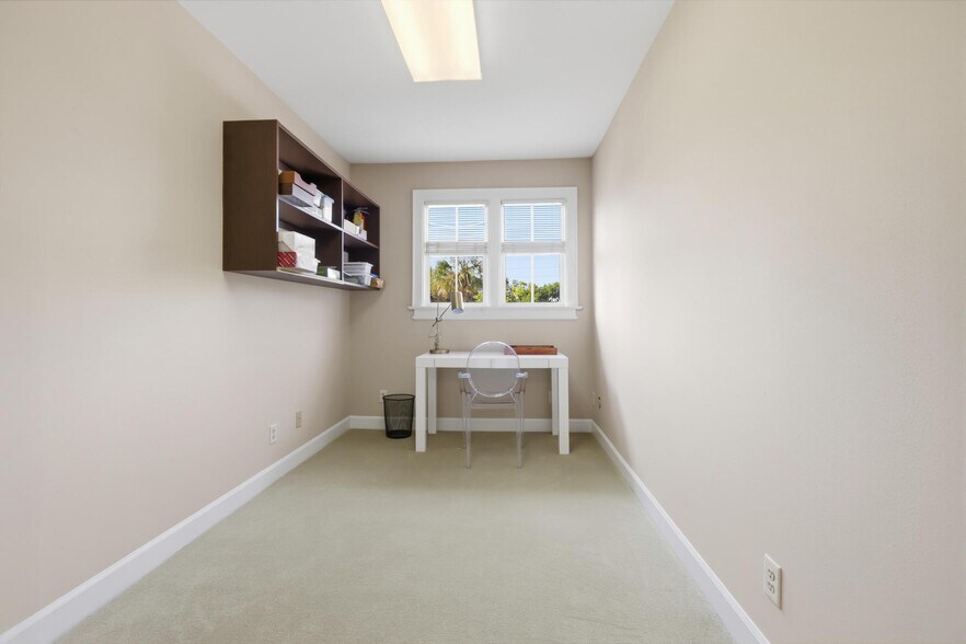 More Photos Of 431 E New York Ave, Deland Office For Sale