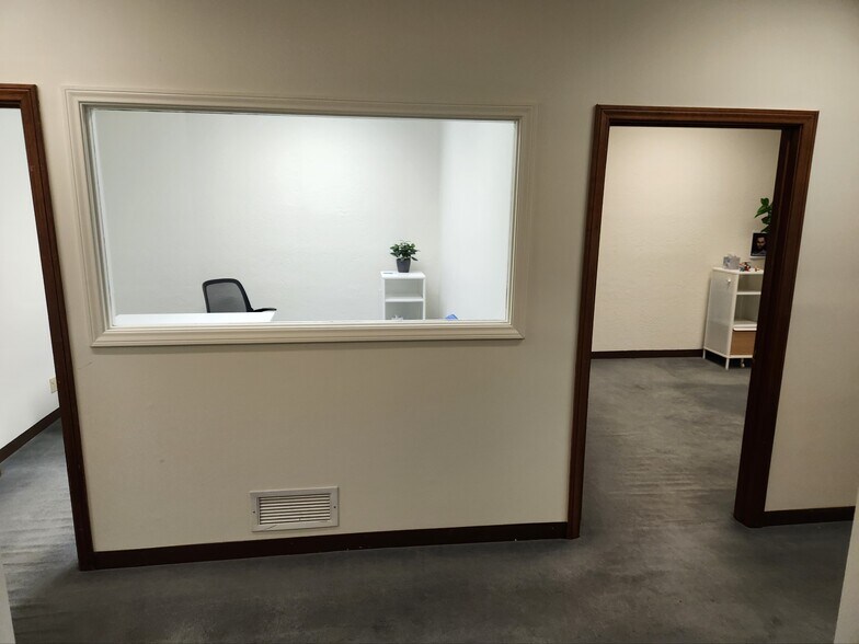 More Photos Of 178 S Victory Blvd, Burbank Office For Lease