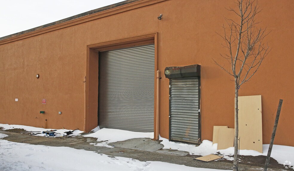 More Photos Of 634 Berriman St, Brooklyn Warehouse For Lease