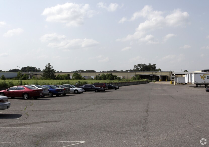More Photos Of 11200 Wildwood Dr, Olive Branch Manufacturing For Lease