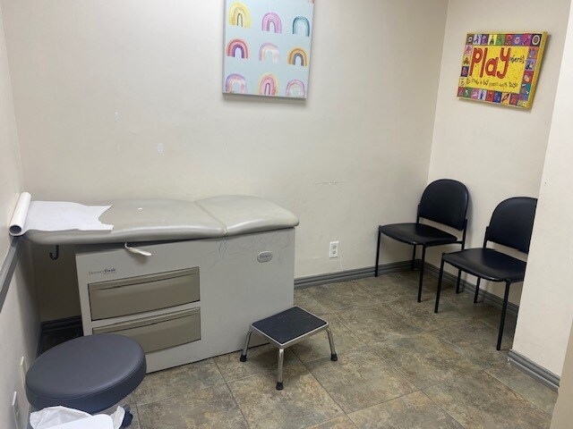 More Photos Of 4100 W 15th St, Plano Medical For Sale
