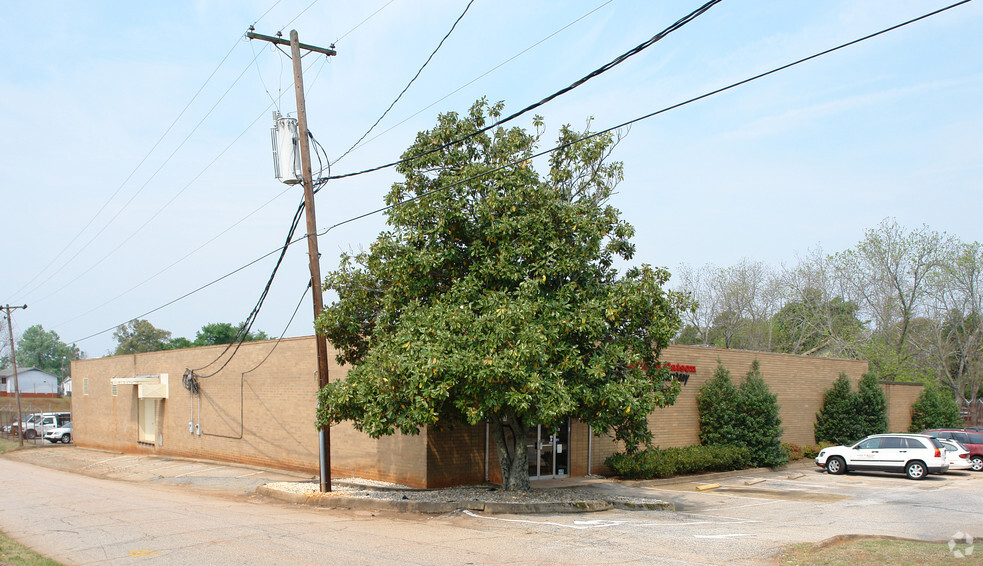 Primary Photo Of 1 Club Rd, Greenville Manufacturing For Lease