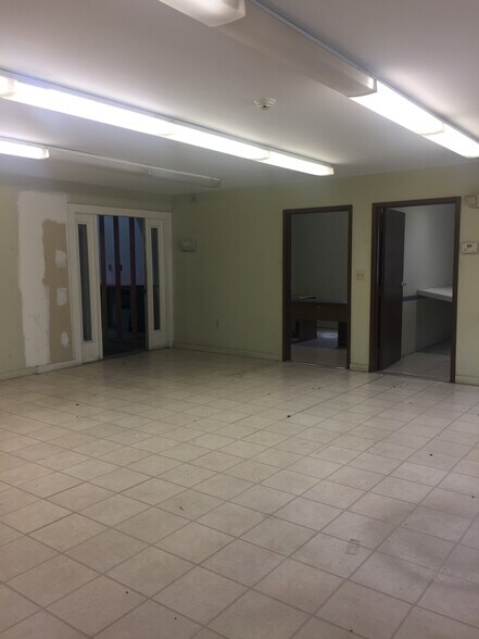 More Photos Of 42 Crestway, Hamden Warehouse For Sale