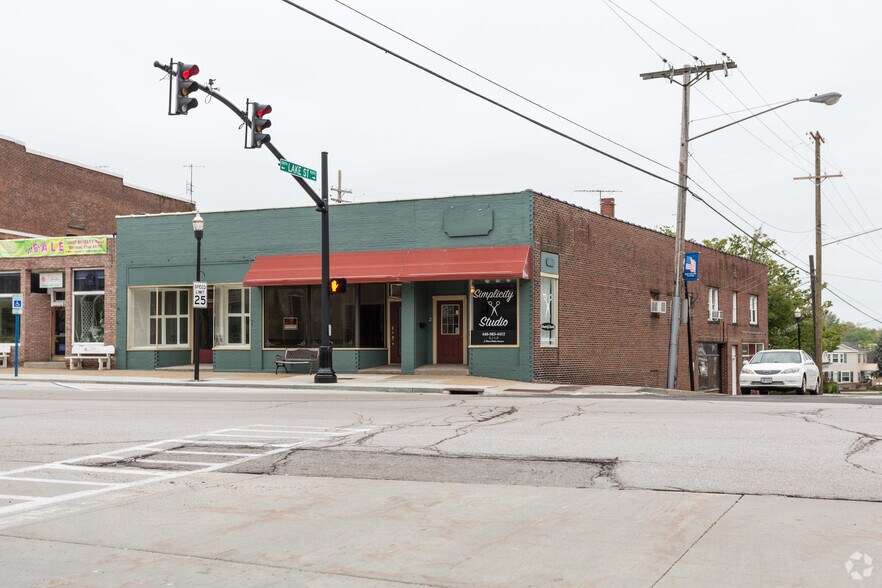Primary Photo Of 2-8 W Main St, Madison Storefront Retail Residential For Lease