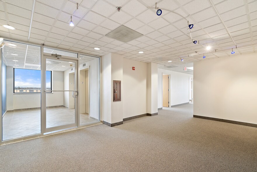 More Photos Of 4221 Walney Rd, Chantilly Office For Lease