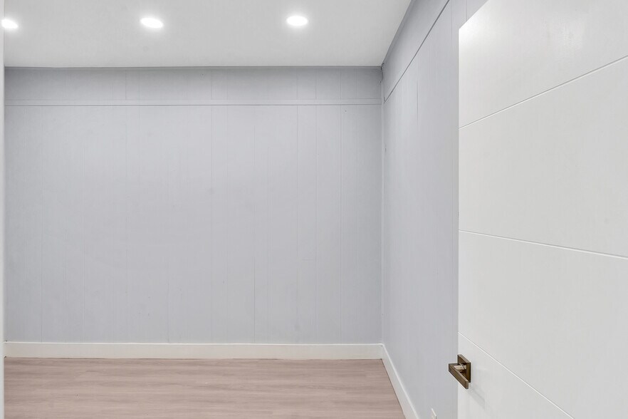 More Photos Of 6240-6244 Miramar Pky, Miramar Medical For Lease