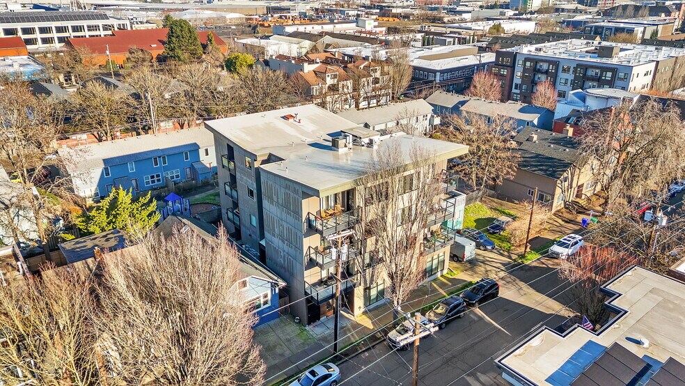 More Photos Of 2651 NW Thurman St, Portland Apartments For Sale