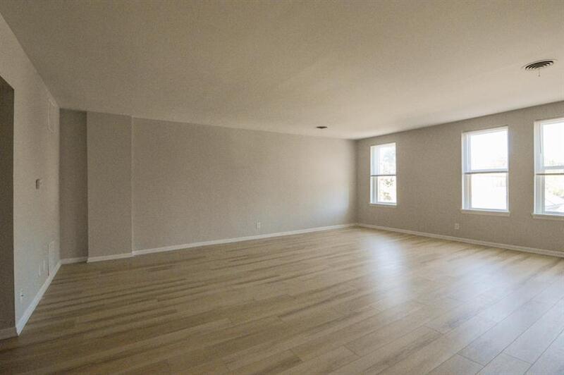 More Photos Of 2416 S 16th St, Omaha Apartments For Sale