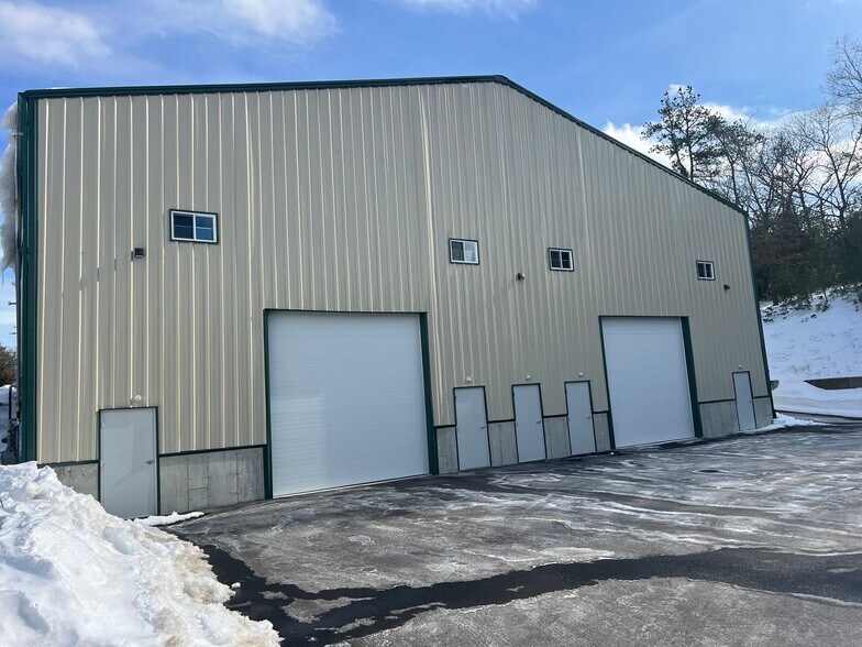 More Photos Of 111 Hopkins Hill Rd, West Greenwich Flex For Lease