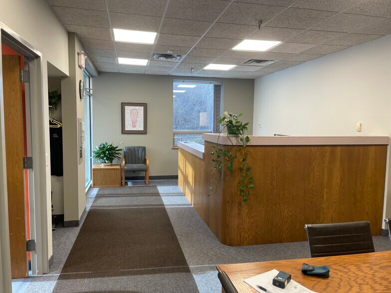 More Photos Of 2343 NW 135th Ln, Andover Manufacturing For Sale