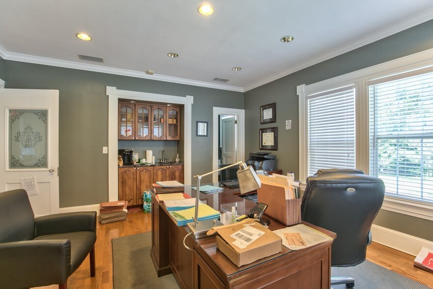 More Photos Of 863 E Park Ave, Tallahassee Office For Lease