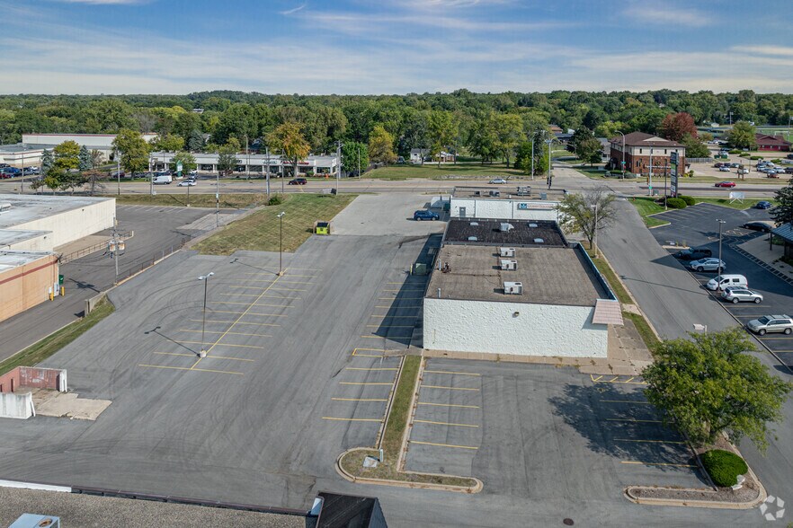 More Photos Of 4700 N University St, Peoria Freestanding For Sale
