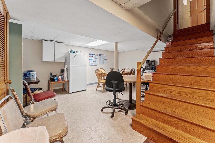 More Photos Of 711 N Pike St, Grafton Office For Sale
