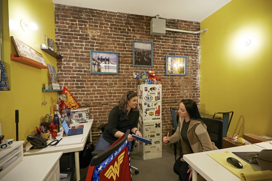 More Photos Of 234 Fifth Ave, New York Coworking Space