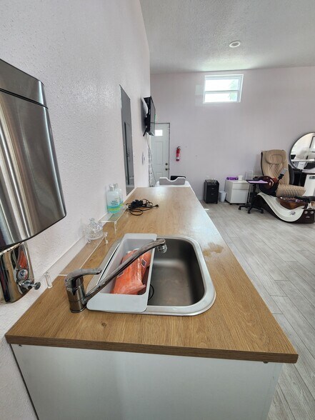 More Photos Of 15 E 7th St, La Junta General Retail For Sale