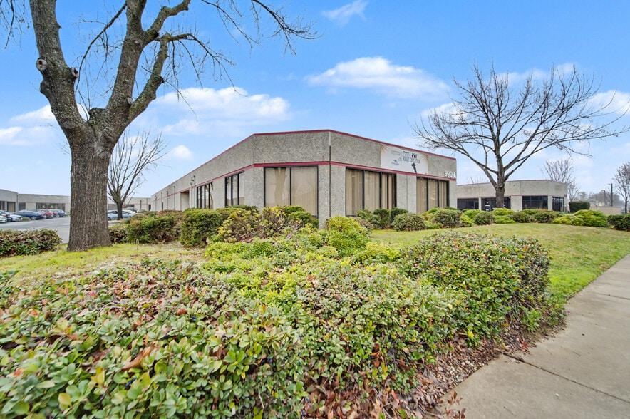 More Photos Of 990 Klamath Ln, Yuba City Flex For Lease