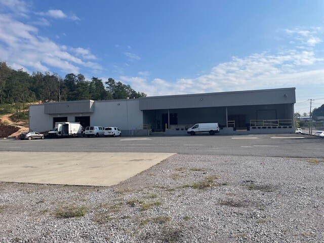 More Photos Of 230 W Valley Ave, Homewood Manufacturing For Lease