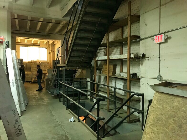 More Photos Of 2-6 Lister Ave, Newark Warehouse For Lease