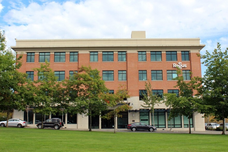 More Photos Of 2219 Rimland Dr, Bellingham Office For Lease