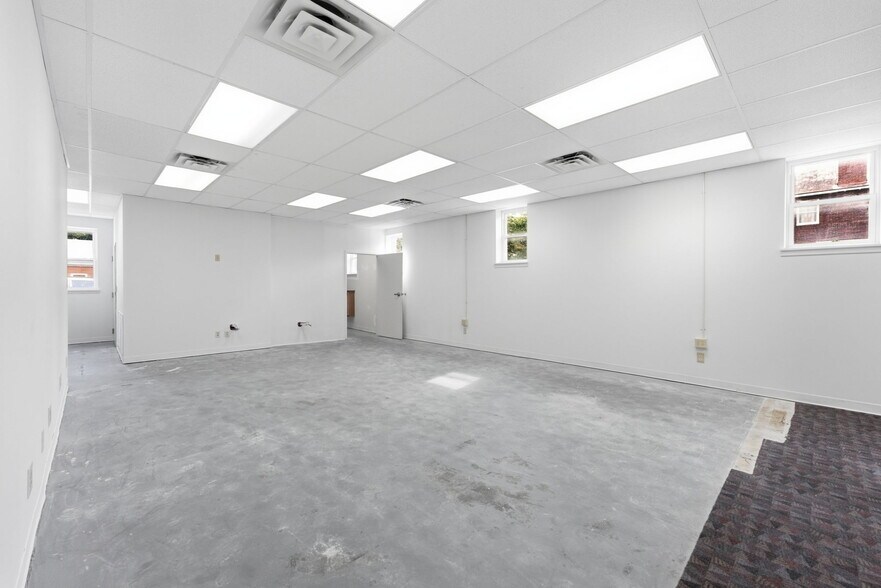 More Photos Of 197 E Morse St, Markle Office For Sale