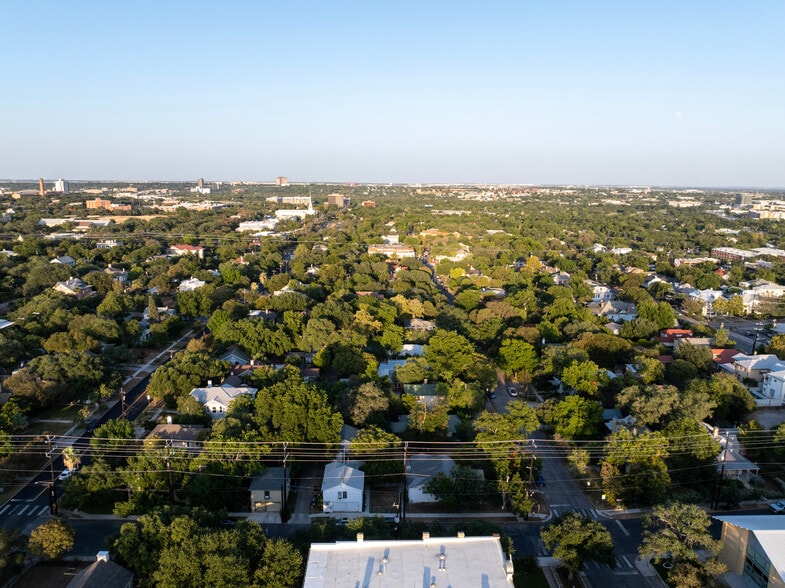 More Photos Of 133 W Huisache Ave, San Antonio Multifamily For Sale