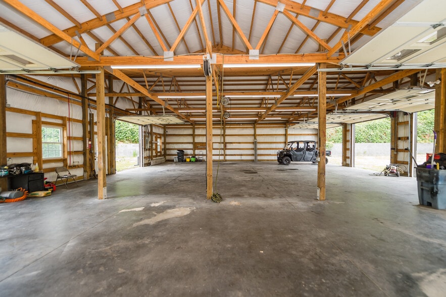 More Photos Of 2648 Rainbow Lake Rd, Inman Flex For Sale