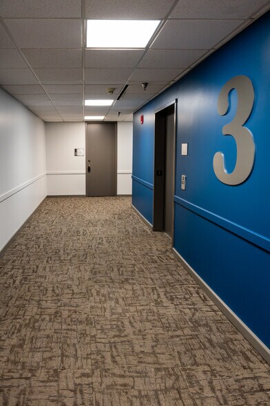 More Photos Of 407 N Cedar Ridge Dr, Duncanville Office Residential For Lease