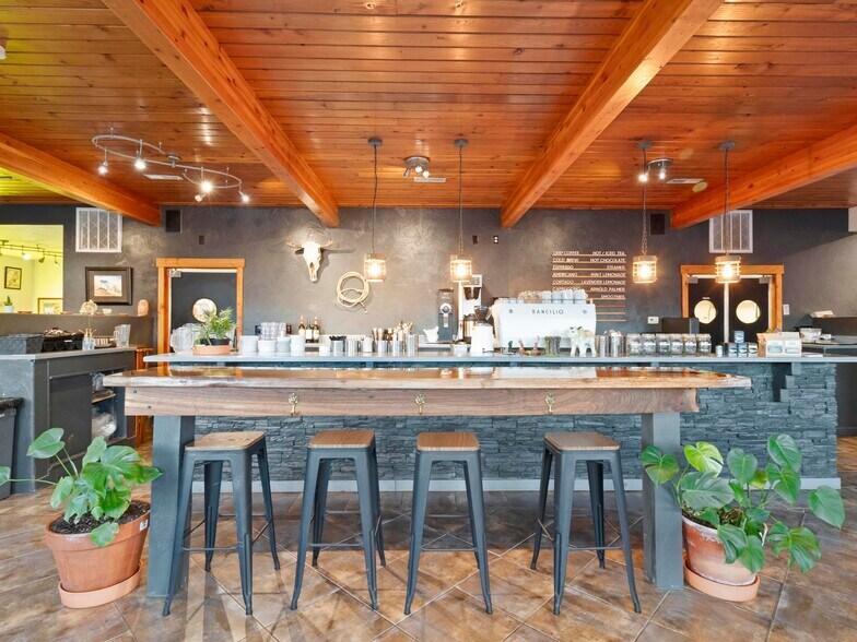 More Photos Of 475 W Main St, Escalante Hotel For Sale