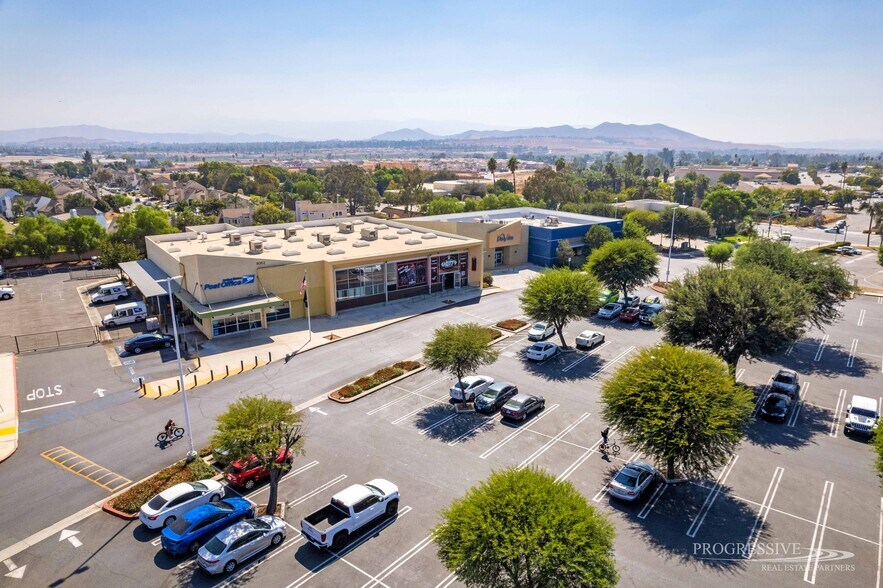 More Photos Of 8032 Limonite Ave, Riverside Unknown For Lease