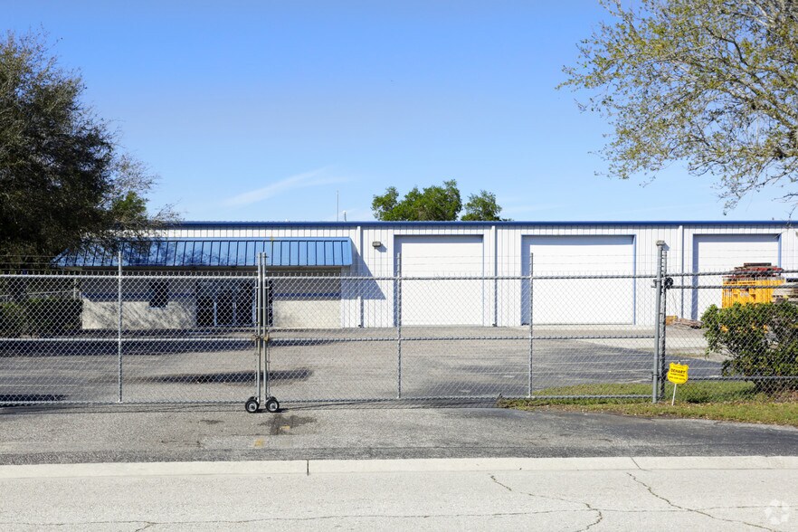 More Photos Of 1610 12th St E, Palmetto Service For Sale