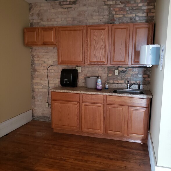 More Photos Of 323-325 James St, Syracuse Loft Creative Space For Lease