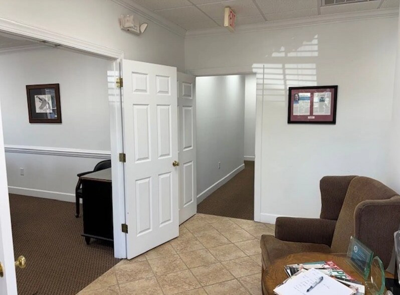 More Photos Of 113 Adris Pl, Dothan Office For Lease