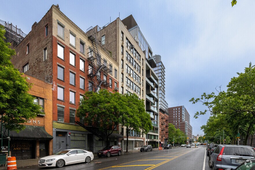 More Photos Of 195-197 Chrystie St, New York Office Residential For Lease