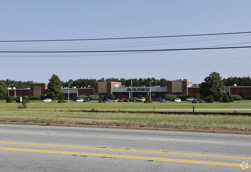 More Photos Of 100 Bailey Plant Rd, Clinton Manufacturing For Sale