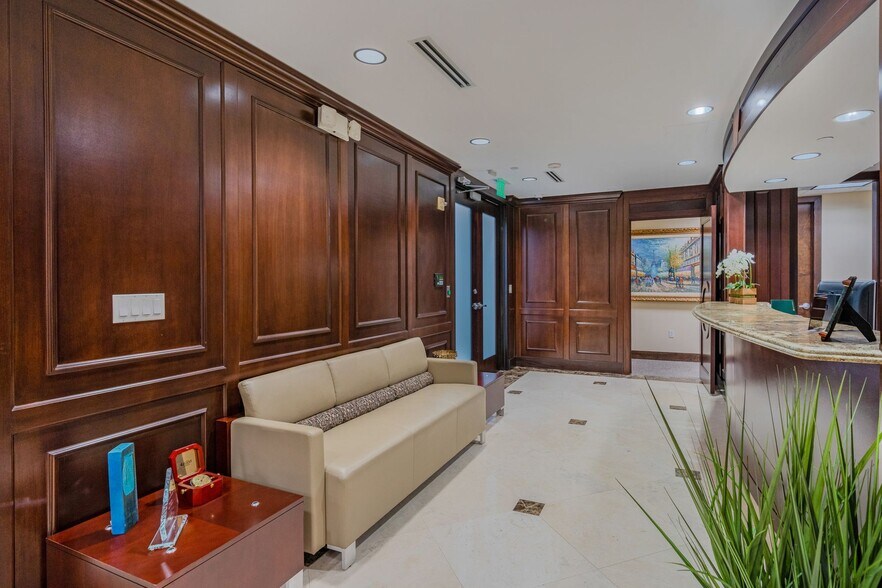 More Photos Of 1000 Brickell Ave, Miami Office For Sale