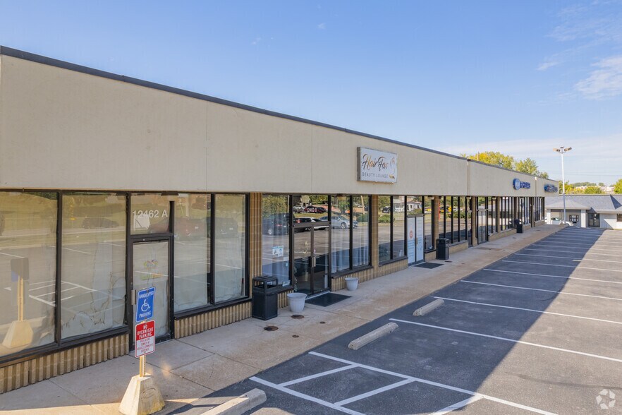 More Photos Of 12462 Natural Bridge Rd, Bridgeton General Retail For Lease