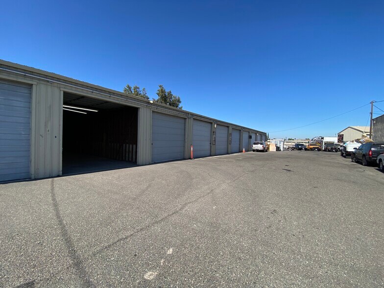 Primary Photo Of 1337 Lone Palm Ave, Modesto Warehouse For Lease
