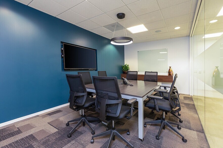 More Photos Of 600 W Broadway, San Diego Coworking Space