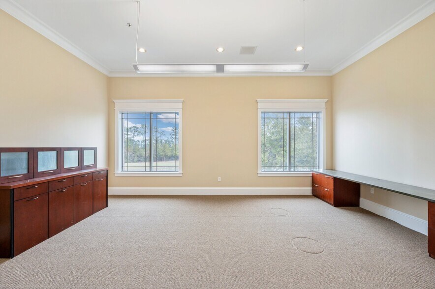 More Photos Of 3201 Heritage Plantation Blvd, Laurel Hill Office For Sale