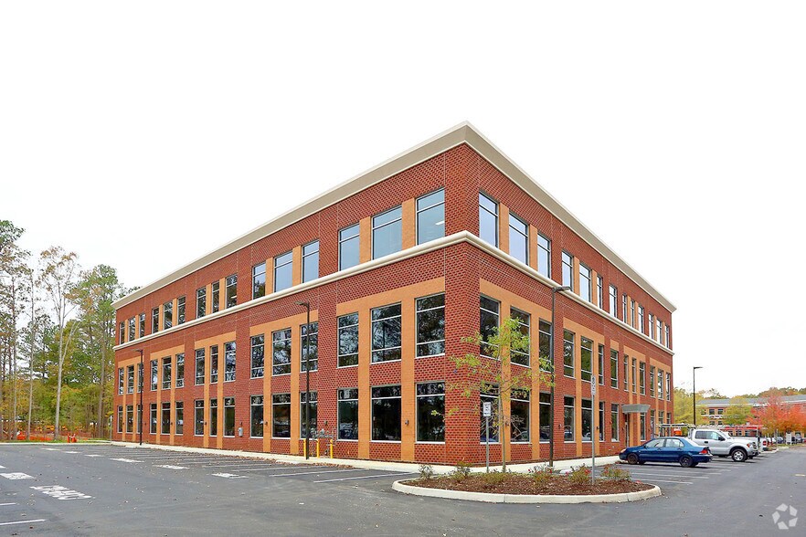 More Photos Of 2 BayPort Way, Newport News Office For Lease