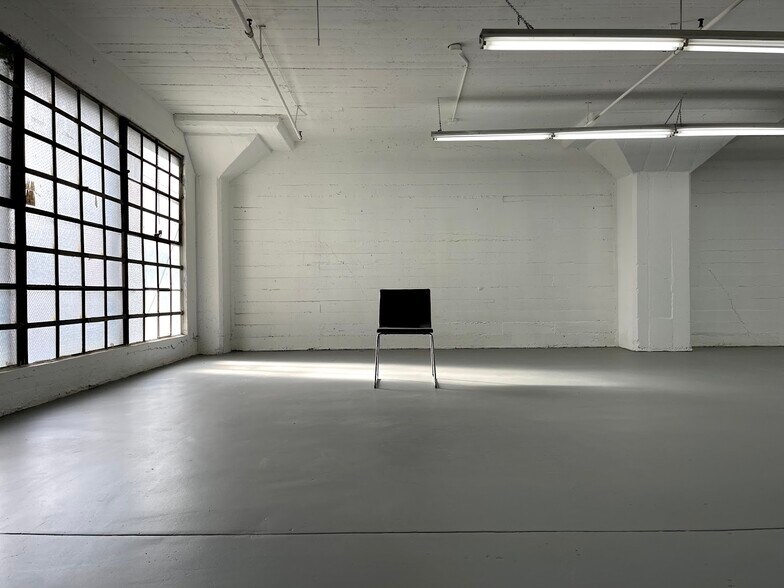 More Photos Of 1114 S Los Angeles St, Los Angeles Warehouse For Sale