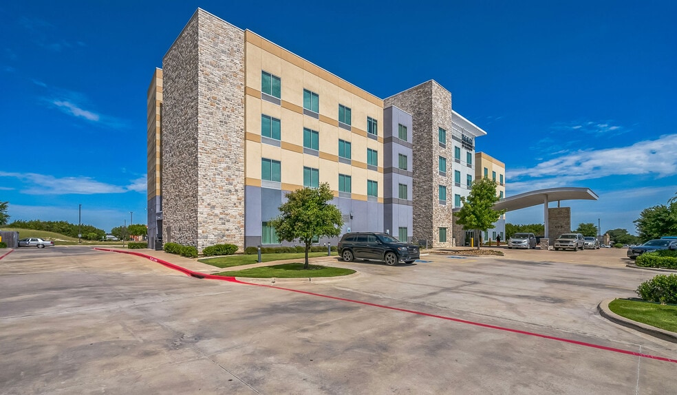 More Photos Of 409 N Clark Rd, Cedar Hill Hotel For Sale