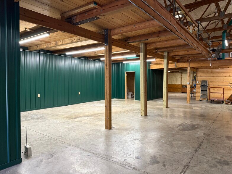 More Photos Of 2803 W Lamar Alexander Pky, Friendsville Industrial For Lease