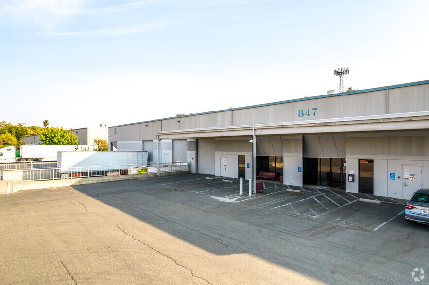 More Photos Of 841-849 F St, West Sacramento Warehouse For Sale