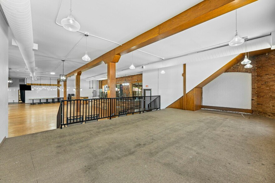More Photos Of 415 W Madison Ave, Iola Restaurant For Sale
