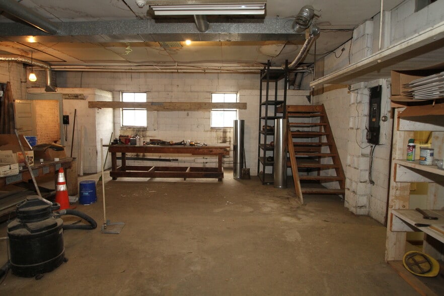 More Photos Of 712 Magee Ave, Jeannette Warehouse For Sale