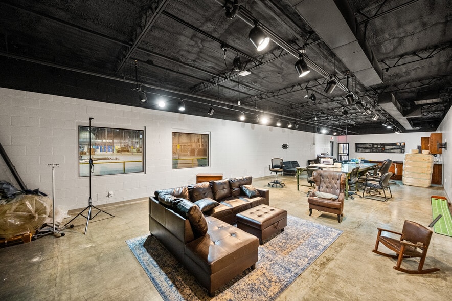 More Photos Of 1 King Timahoe Dr, Vidalia Industrial For Sale